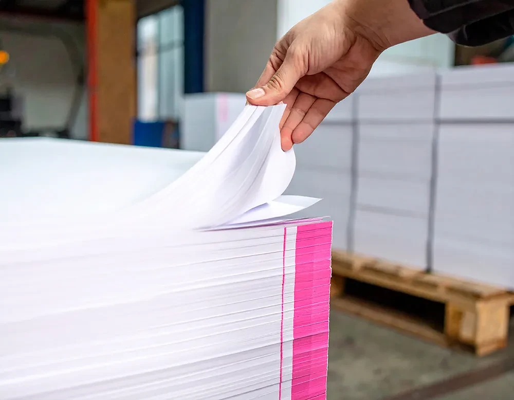 Stapel gedrukt papier